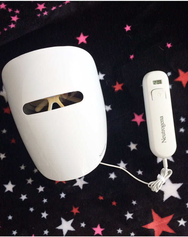 Review of Neutrogena Light Therapy Acne Mask