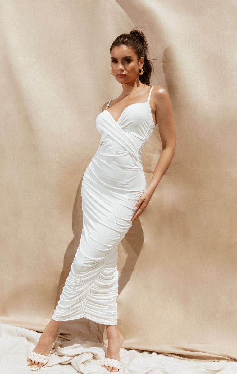 How to Choose and Style the Perfect White Dress for Any Occasion!